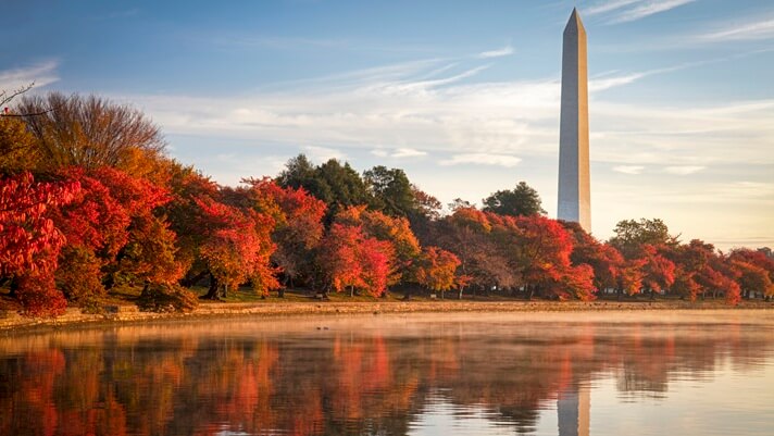 Washington Monument in DC Washington Monument during the autumn season
